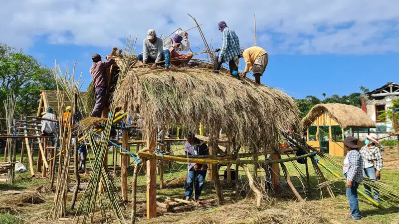 Filipinos build traditional house in Itbayat.