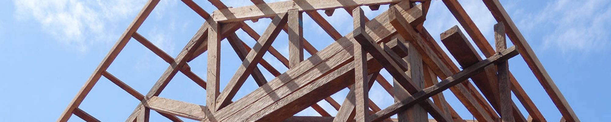 Timber framing of house walls and roof